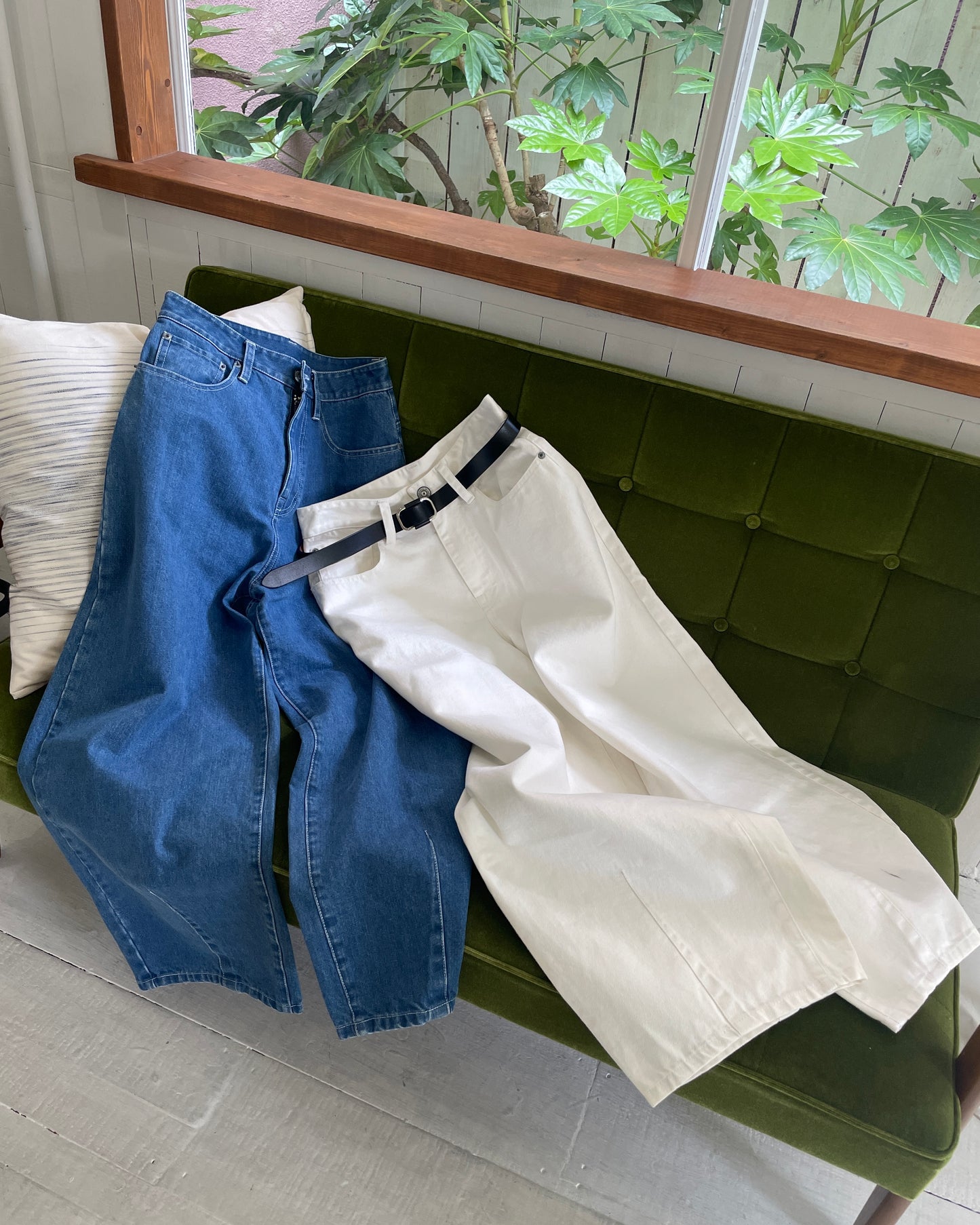 カーブワイドデニムパンツ