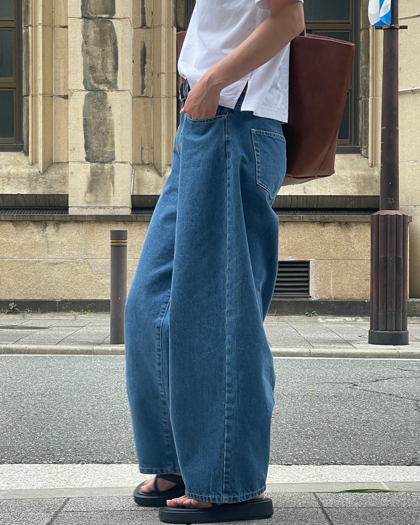 カーブワイドデニムパンツ