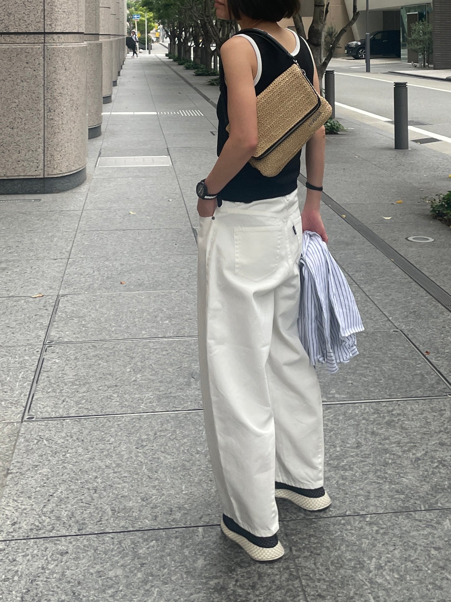 カーブワイドデニムパンツ