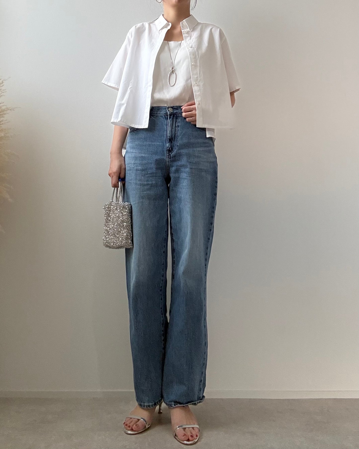 back flare shirt / white