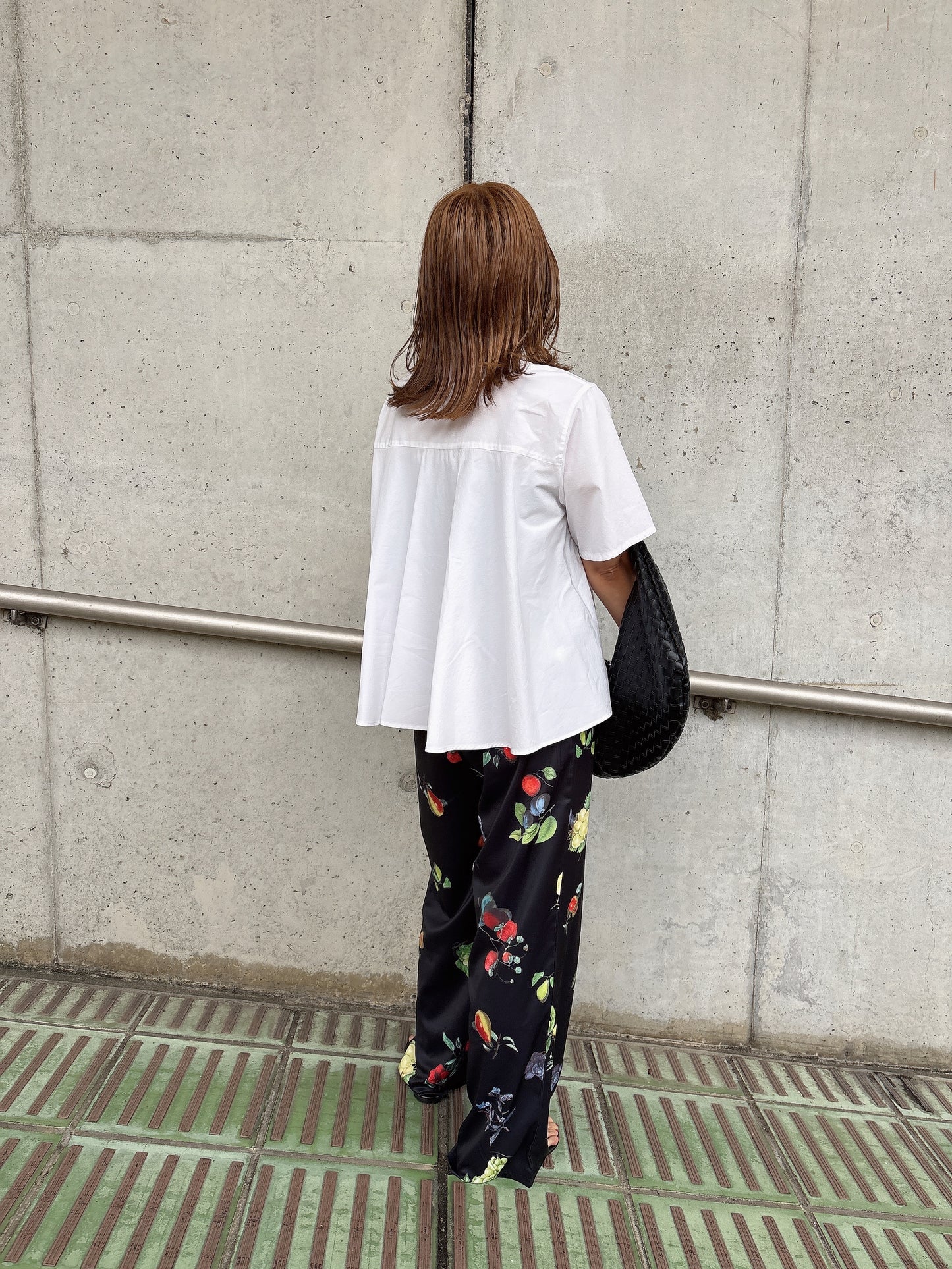 back flare shirt / white